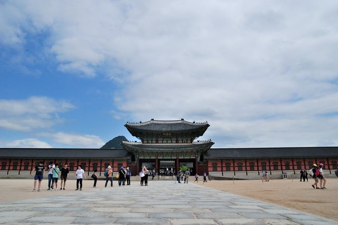 4 Hours Private tour with top attractions in Seoul - Quick hits before you go
