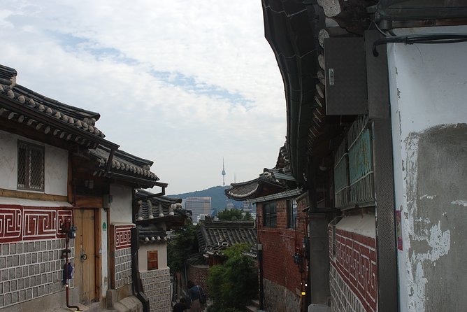 8 Hours Private tour with top attractions in Seoul - Gyeongbokgung Palace and the National Folk Museum: History With Built-In Context