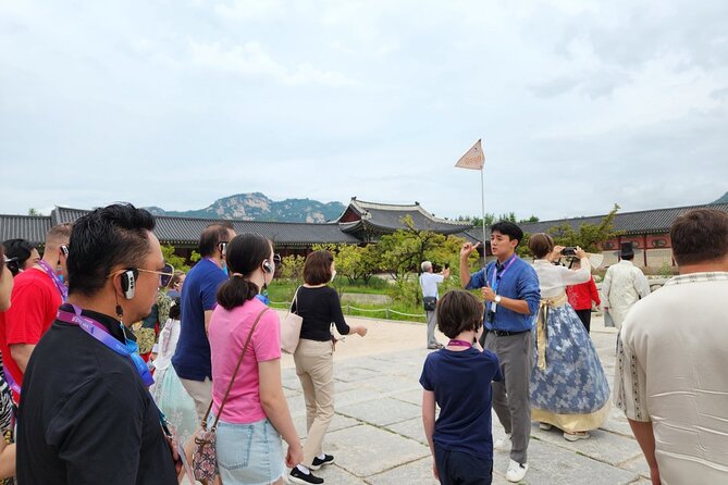 Best Seoul City Tour (Gyeongbokgung Palace,Insadong,Namsan Tower) - Gwanghwamun Gate and Gyeongbokgung Palace: the big royal axis