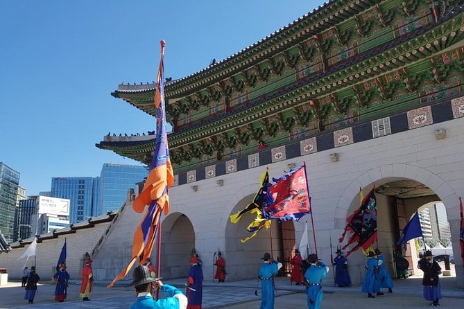Best Walking Tour to Gyeongbok Palace Bukchon Hanok Village - Meeting at Taepyeongno and finishing in Insadong