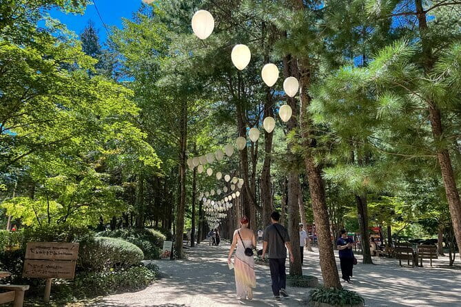 Day Tour of Suwon Hwaseong Fortress Starfield Waujeongsa Temple - Hanbok wearing and gim making: a hands-on end that beats souvenir shopping