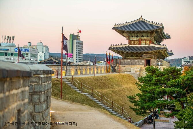 Day Tour of Suwon Hwaseong Fortress Starfield Waujeongsa Temple - Hwaseong Fortress: UNESCO walls and the meaning of 5.74 km