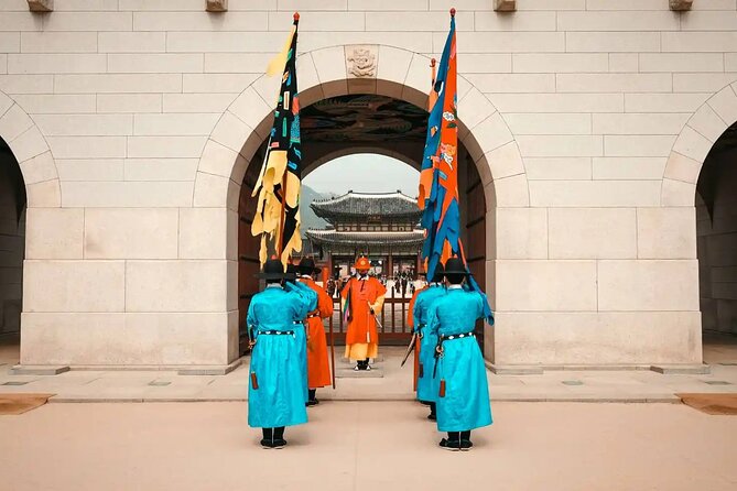 Discover Seoul: Local Life and History - Gyeongbokgung Palace and guard change: the tour’s biggest payoff