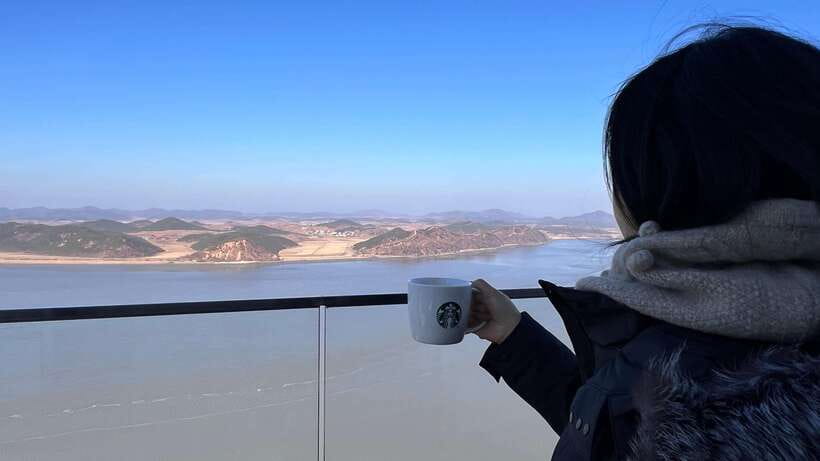 From Seoul: Aegibong Starbucks Observatory & DMZ View - The suspension bridge: the 112 meters that break up the heaviness