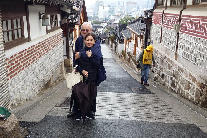 Full Day- Essential Seoul City Tour & Gourmet Tour(including Lunch and Dinner) - Bukchon Hanok Village and Baek In-je’s House: the neighborhood that teaches posture