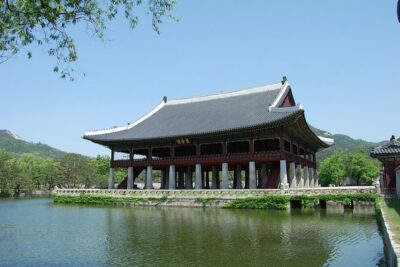 Full-Day Palace Tour in Seoul - Gyeongbokgung Palace: the biggest morning statement