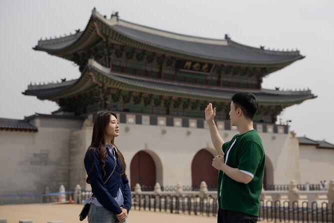 Gwanghwamun Tour l 120 minutes to Understand Local Korean Society - June’s guide style: when history feels like a conversation