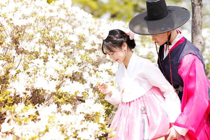 Gyeongbokgung Palace Hanbok Rental Experience in Seoul - Gyeongbokgung Palace in Costume: The Real Payoff