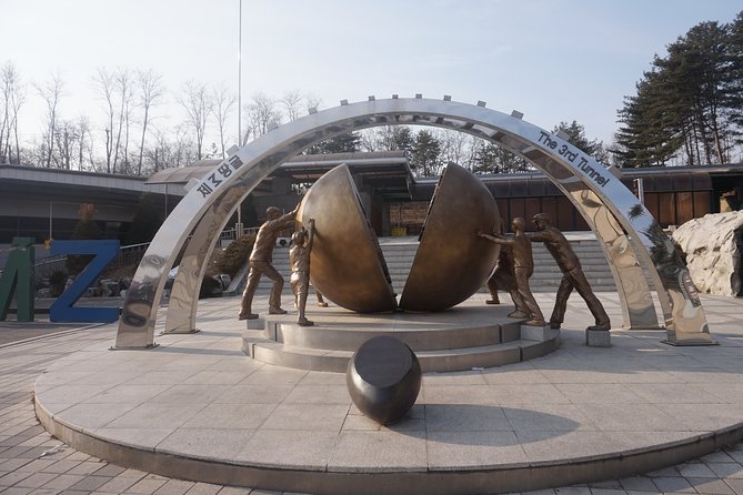 Half Day Korea DMZ Tour/ opt: suspension bridge - Coach commentary and guide skills: why the “human factor” is the real value