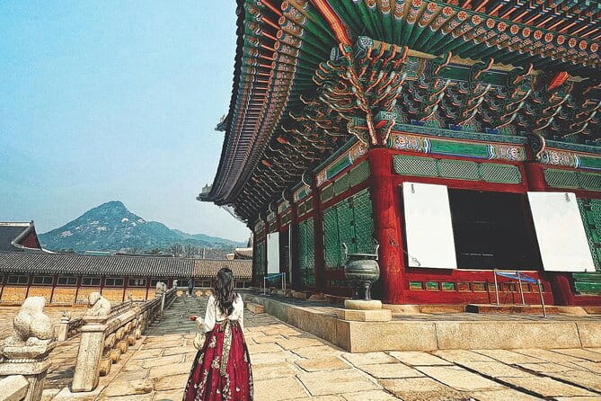 Hanbok Photoshoot and History Tour at Gyeongbokgung Palace - Stop 3: Inside Gyeongbokgung Palace, where the stories connect to the scene
