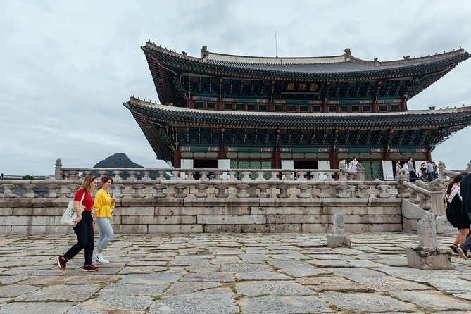 Highlights & Hidden Gems With Locals: Best of Seoul Private Walking Tour - Gyeongbokgung Palace in 30 minutes: what you’ll get (and what you won’t)