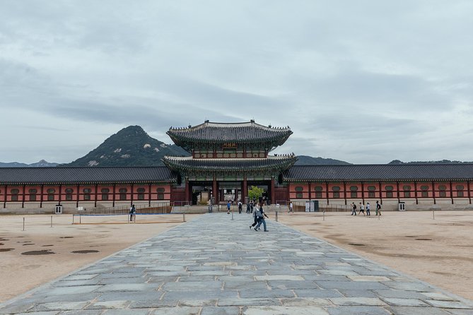Highlights & Hidden Gems With Locals: Best of Seoul Private Walking Tour - Who should book this Seoul private walk (and who might want a longer day)