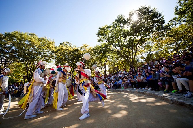 Korean Folk Village and Suwon Hwaseong Fortress Day Tour(EG Tour) - The Guides: Why Their Stories Matter on a Long Day