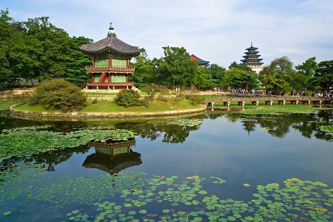 Korean Palace and Temple Tour in Seoul: Gyeongbokgung Palace and Jogyesa Temple - Jogyesa Temple: Zen Buddhism where the city keeps moving