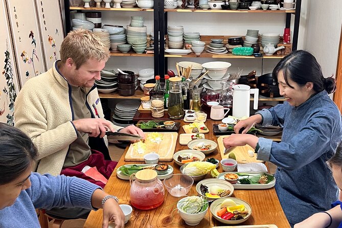 Master Korean traditional cooking with a Kimchi chef - How the weekday menu controls your whole experience