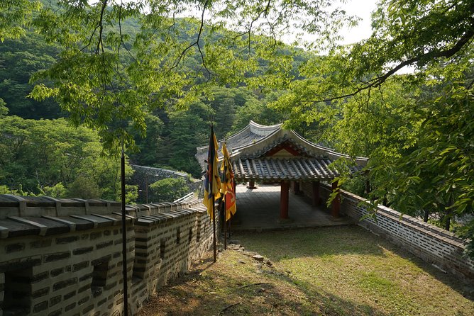 Namhansanseong UNESCO Historical Sites and Korean Folk Village-Private Tour - Shows, martial arts, and how to spend your time inside the village