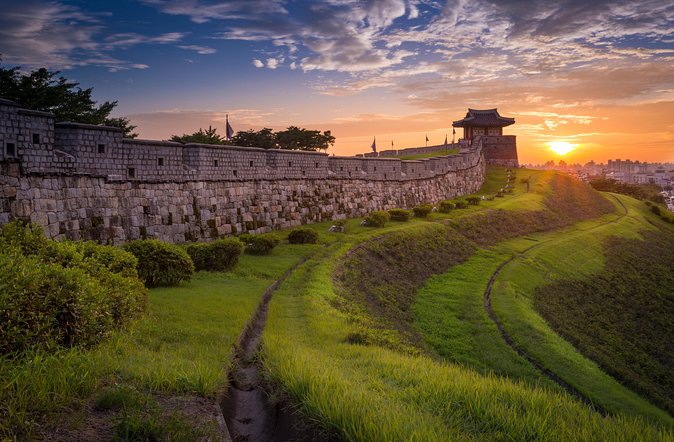 Night View Tour to Suwon Hwaseong Fortress from Seoul - Why Suwon Hwaseong Fortress at Night Feels Different