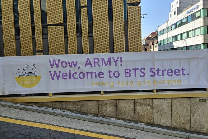 Private K-pop boyband Location Tour from Seoul City with Pickup - Stop 3: Dosan-daero for BTS-meal nostalgia