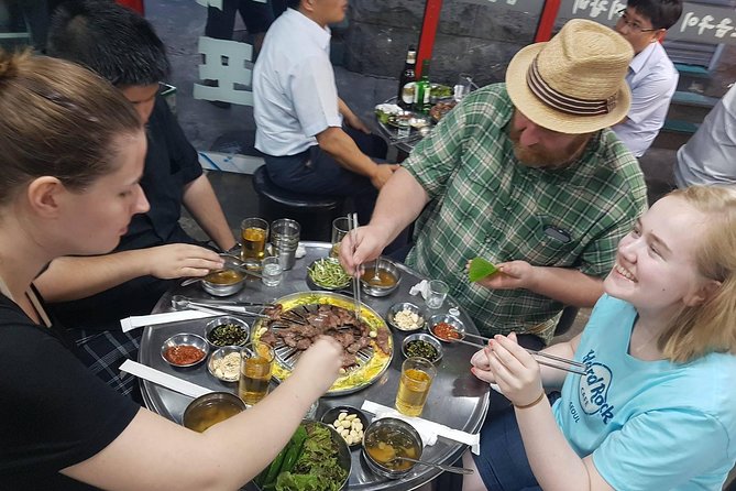 Seoul: Anthony Bourdain-Inspired BBQ and Pub Experience - Key things you’ll notice fast