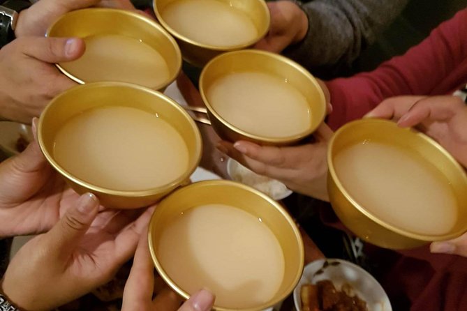 Seoul: Anthony Bourdain-Inspired BBQ and Pub Experience - Stop 2 in the market pub: Cheonghakdong mungbean pancakes and drink culture