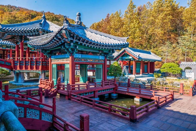 Seoul: BTS K-Pop Star Footsteps Journey ARMY Fan Day Tour - English-speaking guides and the ARMY group vibe
