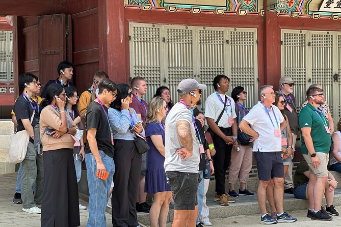 Seoul City Half Day Tour-Gyeongbok Palace Guard Changing Ceremony - Cheongwadae Sarangchae: Presidents and Culture in One Exhibit Hall