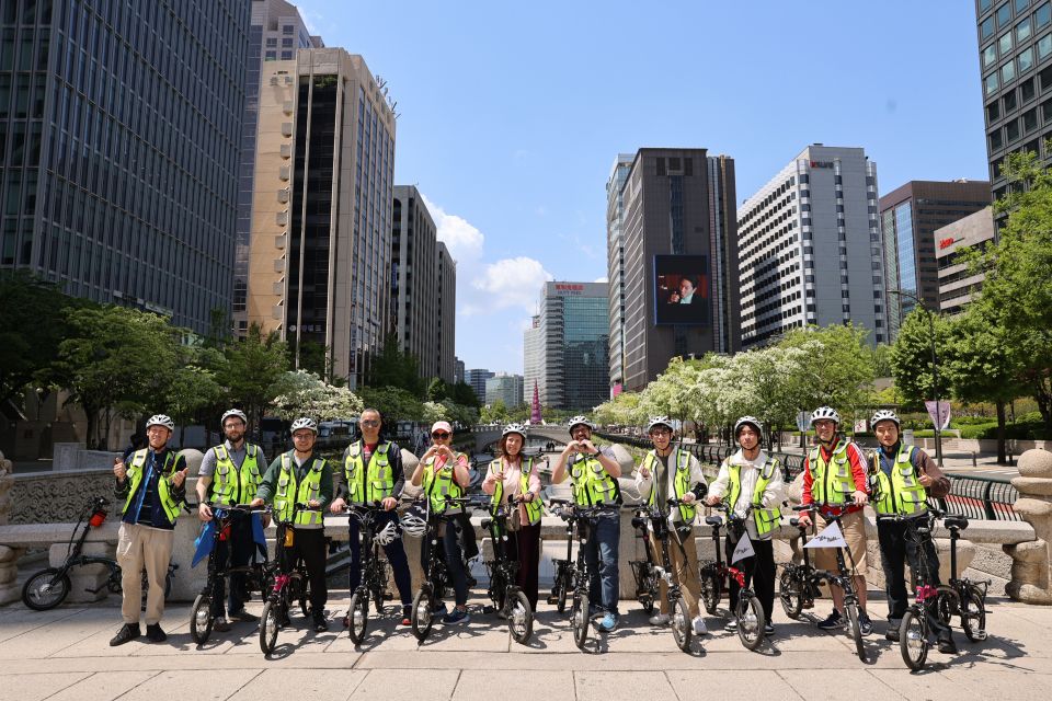 Seoul: City Highlights eBike Tour - Jogyesa Temple and the Final Cheonggyecheon Bike Path Finish
