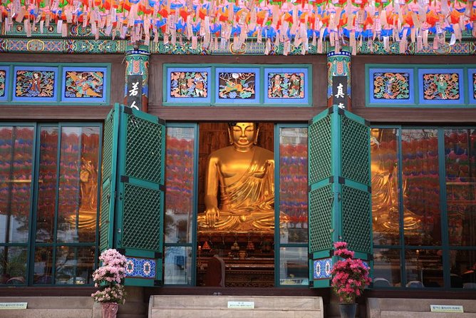 Seoul City Private Full-Day Tour Including Lunch - Bukchon Hanok Village: hanok streets, rooflines, and easy wandering