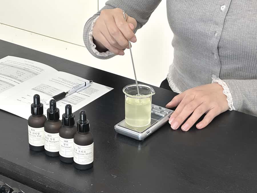 Seoul: Create Your Own Natural Perfume with a Perfumer - Rules that keep the workshop pleasant (and why you should follow them)
