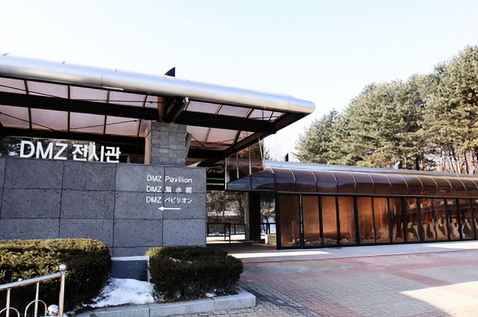 Seoul: DMZ, Gyeongbokgung Palace & City Tour - Observatory views and the War History Pavilion in the same arc