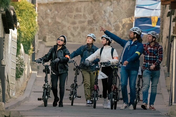 Seoul E-bike Tour - Tongin Market and Seochon: snacks, street food energy, and old Seoul defenses