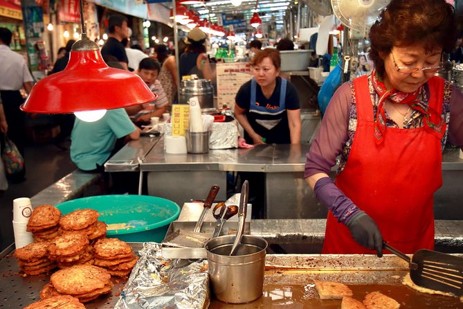 Seoul: Fully Customizable Private Tour - Gwangjang Traditional Market: The Smell-and-Sample Reality Check