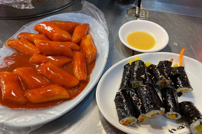 Seoul Fun Food Tour: 12 different food tastings - A 3-hour Seoul food sprint built for people who hate planning