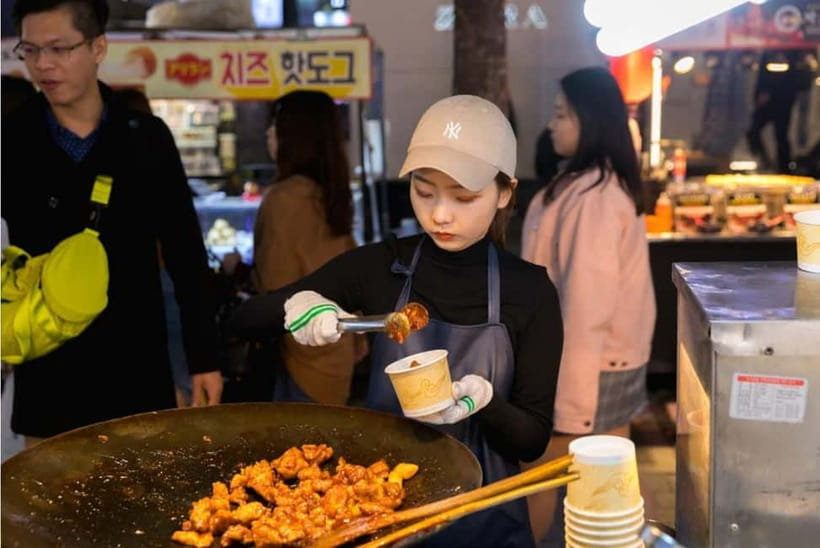 Seoul: Guided Food & Market Tour with 8+ Tastings - The Teahouse Finish: Herbal Tea + Rice Cake Calm