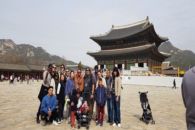 Seoul: Gyeongbokgung Palace Half Day Tour - Why Gyeongbokgung Palace Still Feels Like Seoul’s Main Story