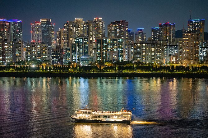 Seoul Han River Night Tour: Picnic, Games & Starlight Cruise - The real value: picnic + games + cruise, all hosted in one night