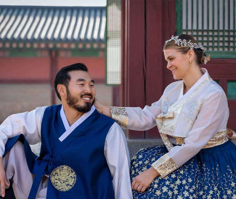 Seoul: Hanbok Rental with Gyeongbokgung Palace Entry - Quick key points to know