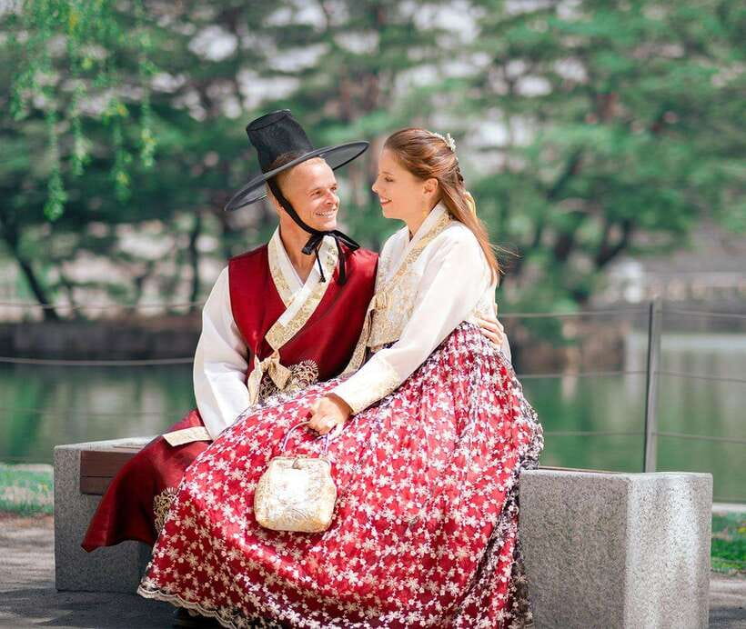 Seoul: Hanbok Rental with Gyeongbokgung Palace Entry - Hanbok Rental at Daehan Hanbok: What You’re Really Paying For