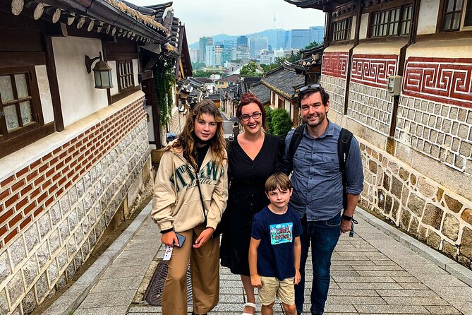 Seoul Highlights & Hidden Gems Tours by Locals: Private + Custom - Cheonggyecheon Stream: a calm walk break in the middle of Seoul