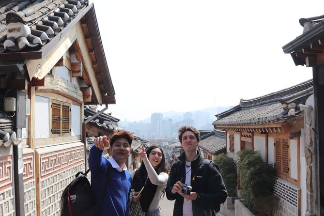 Seoul Highlights & Hidden Gems Tours by Locals: Private + Custom - Guides matter: what to look for based on real guide styles