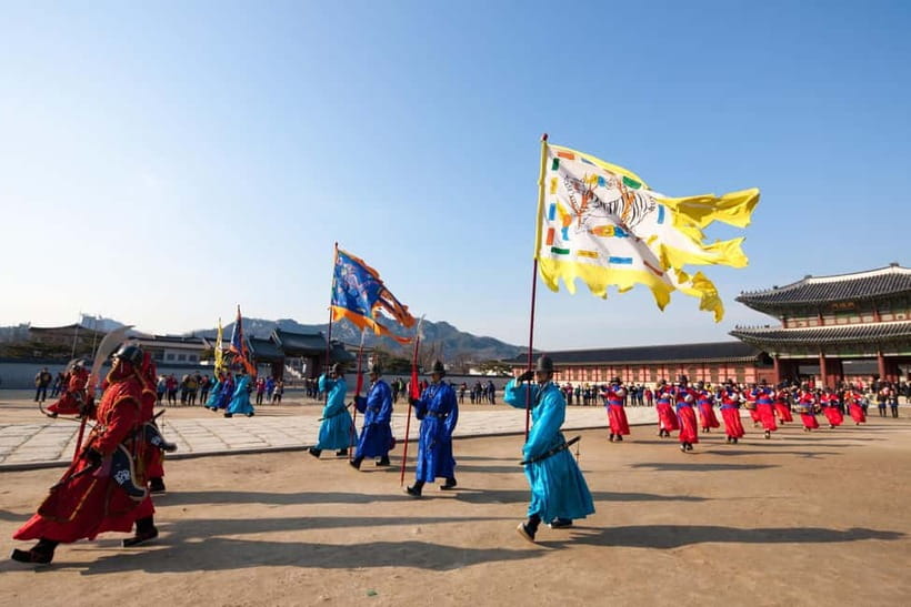 Seoul: Highlights of Seoul Full-Day Tour - Gyeongbokgung Palace and the guard changing ceremony