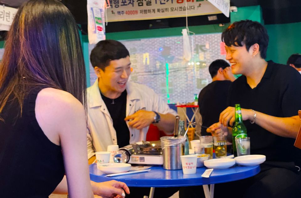 Seoul: Jamsil Baseball Stadium Game Ticket with Dinner& Beer - How the Game Night Flows: Chants, Cheerleaders, and Team Songs