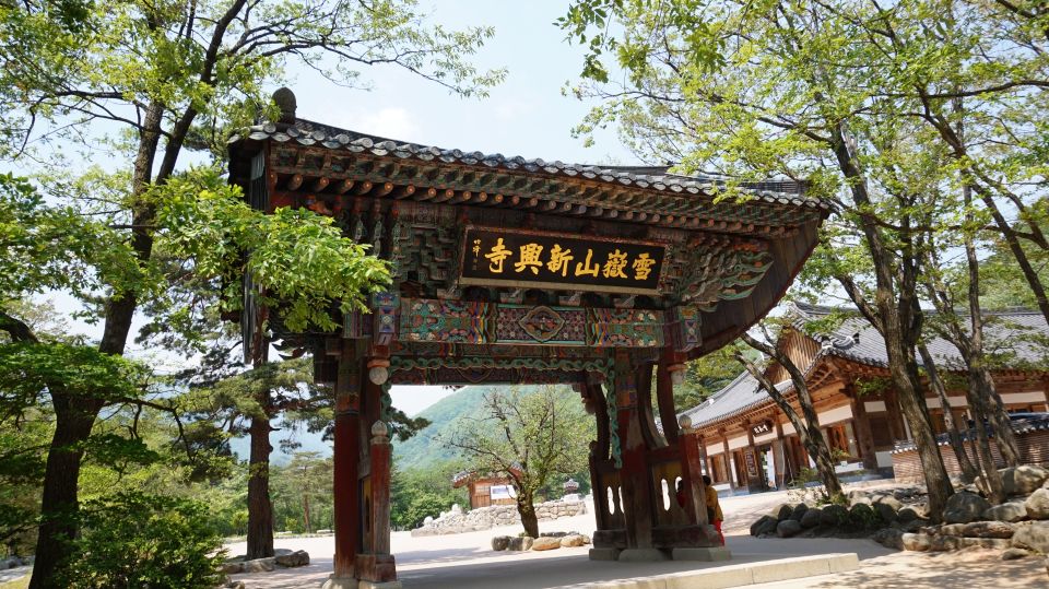 Seoul: Mt Seorak + Naksansa Temple or Nami Island Group Tour - Seoraksan National Park: Hiking With Real View Payoff