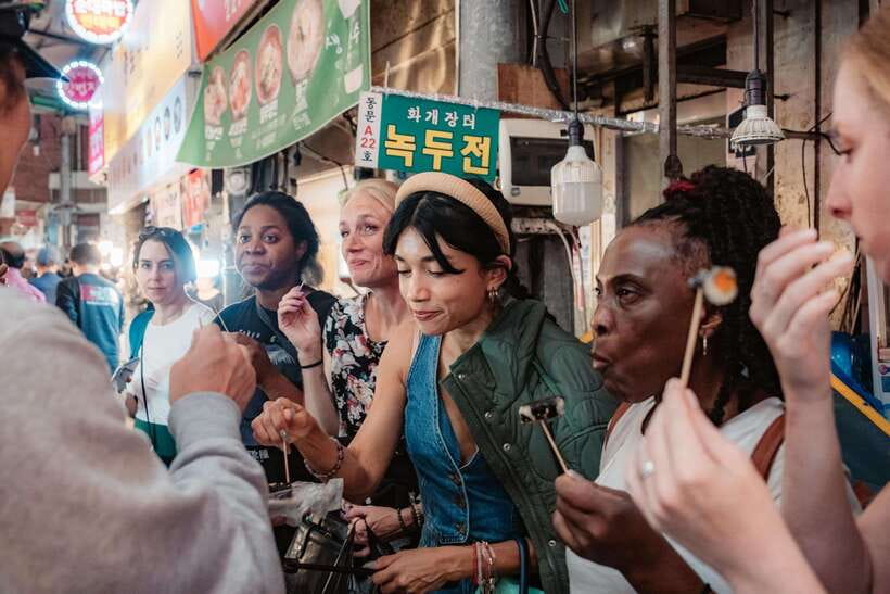 Seoul: Night Market Food Tour with Local Guide - Why a 2-hour Seoul night market food tour beats wandering