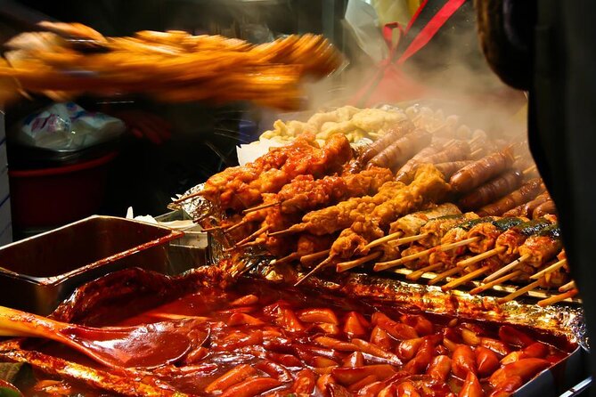 Seoul Night Tour (Gwangjang Market, Royal Palace and Naksan Park) - Key highlights at a glance