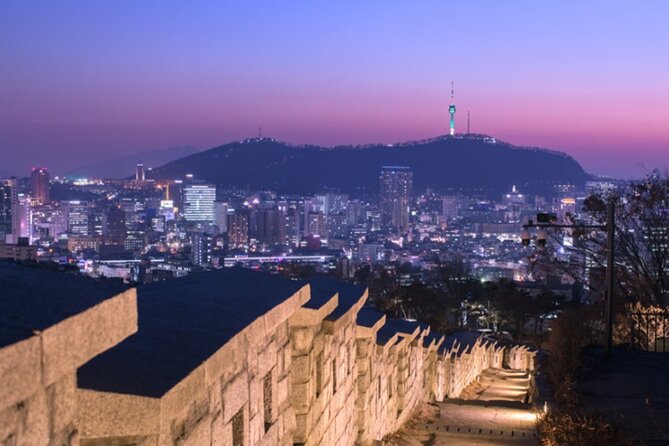 Seoul Night Tour (Gwangjang Market, Royal Palace and Naksan Park) - Guide quality: what you’ll notice fast in the dark