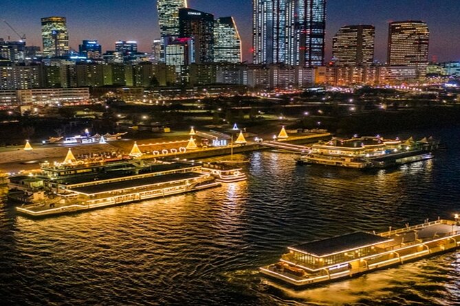 Seoul Night Tour with Han River Cruise and Gyeongbokgung Palace - Bukchon Hanok Village: a short walk through classic Seoul texture