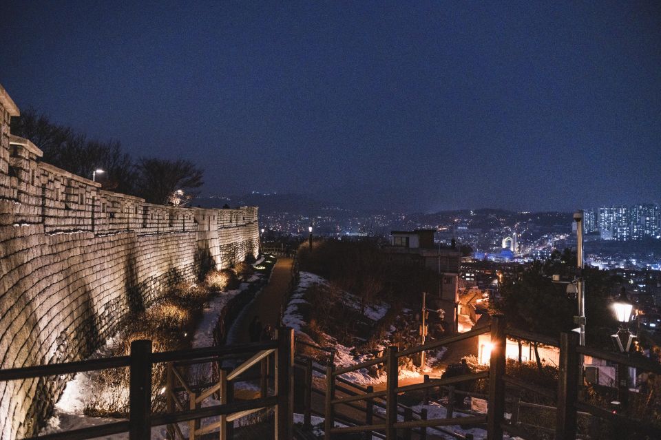 Seoul: Nighttime Hidden Gems Walking Tour - Guides Like Leah, Jessica, Jun, Ethan, and Sumin Make the Stories Click
