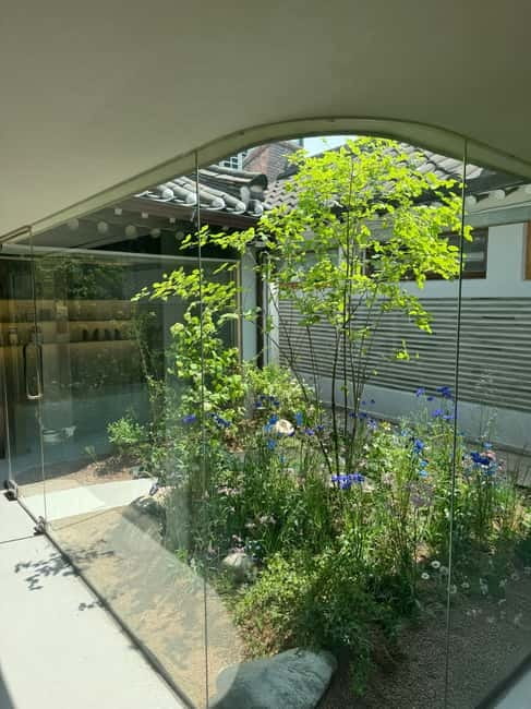 Seoul: Perfume-Making Workshop in a Hanok - The 500+ ingredients: how to not get overwhelmed