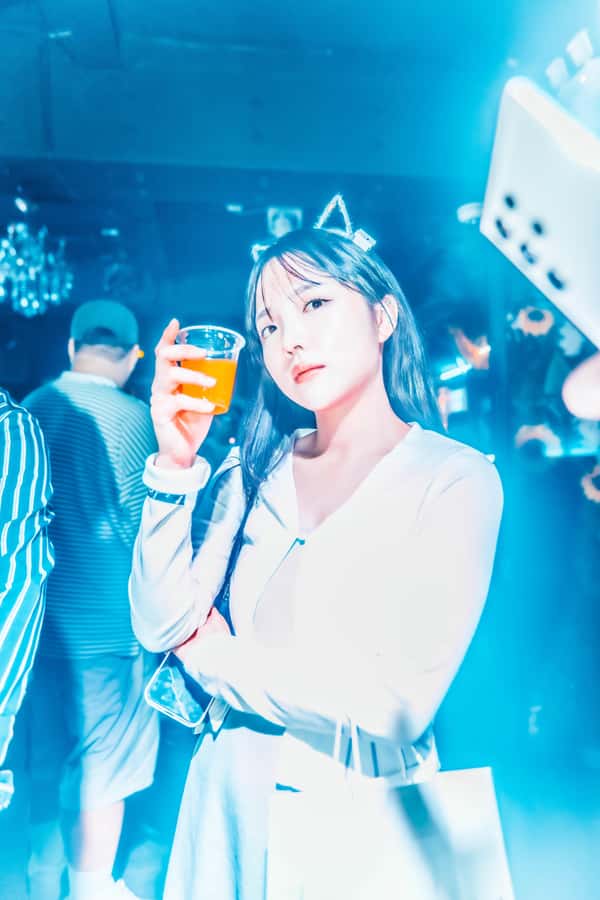 Seoul: Premium Pub Crawl with Open Bottles - How the night starts: your host, the meetup, then straight to fun